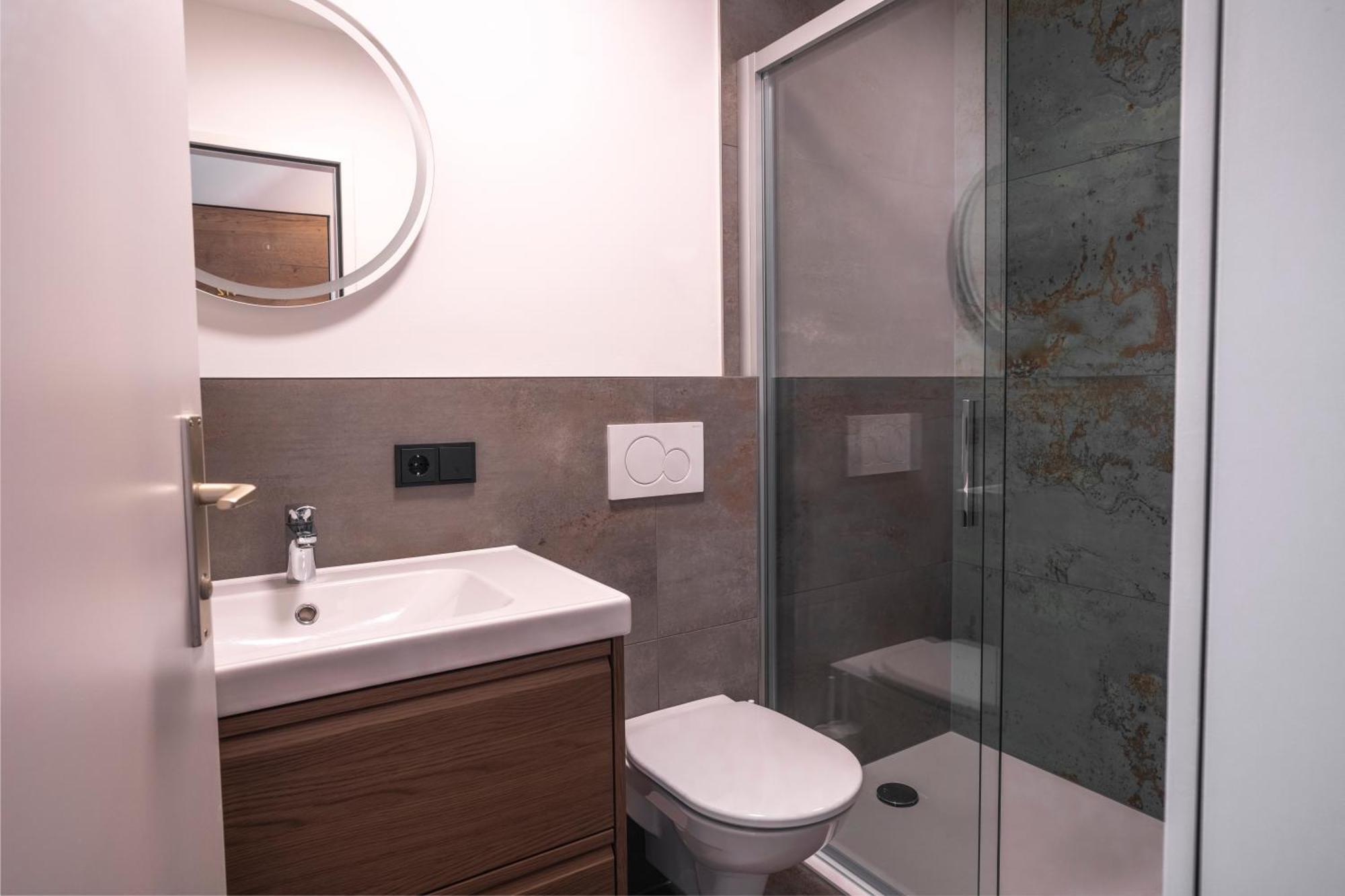 Suite Apartment Modern Getaway - Neu Renoviert - Strobl Am Wolfgangsee Buitenkant foto
