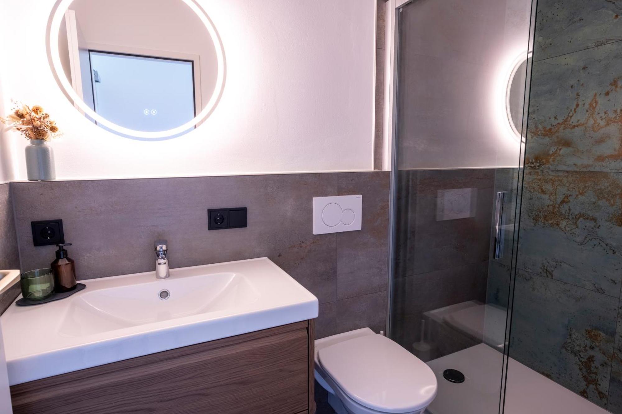 Suite Apartment Modern Getaway - Neu Renoviert - Strobl Am Wolfgangsee Buitenkant foto